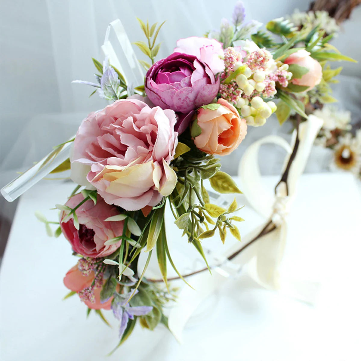 Tiara Floral Boêmia Camélia – Coroa de Flores para Casamento e Festas