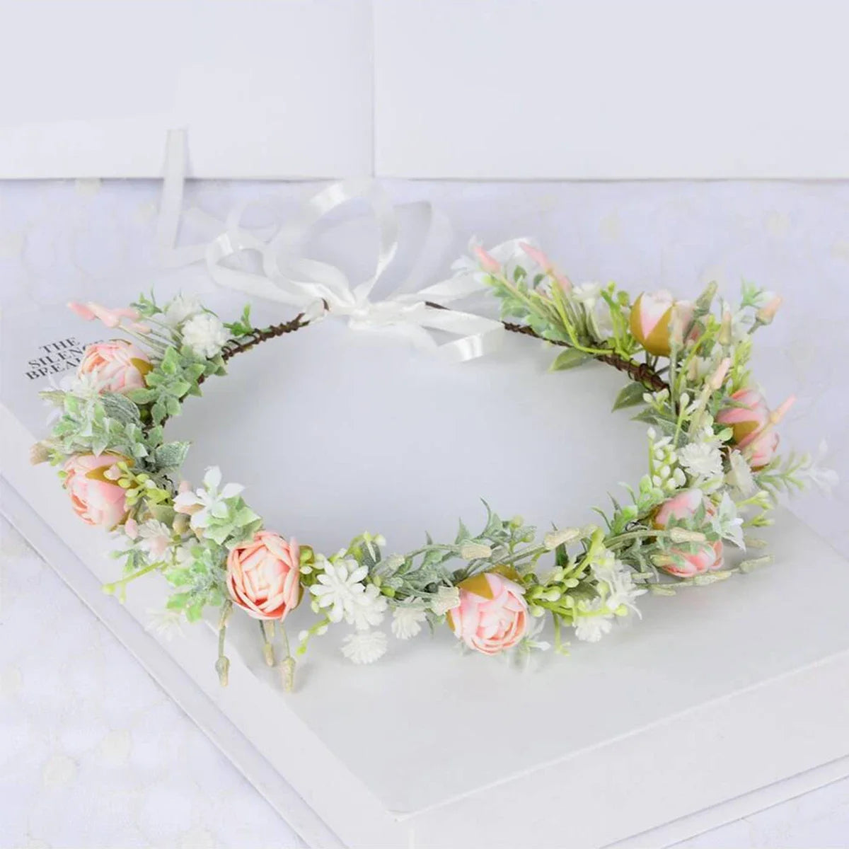 Tiara Floral Boêmia Camélia – Coroa de Flores para Casamento e Festas